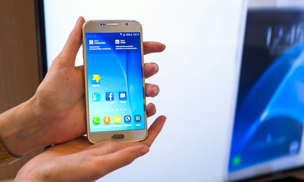 Drop Test - Which Flagship Smartphone Will Break First? Samsung Galaxy S7 Edge vs. iPhone 6s