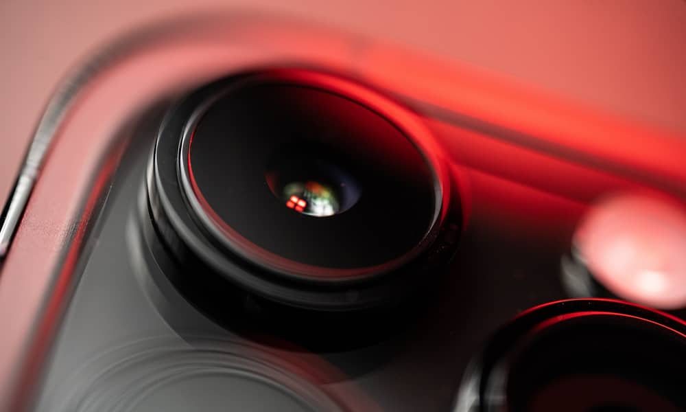 iPhone 14 Pro Max main camera lens