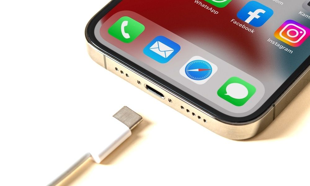 iPhone charging USB-C