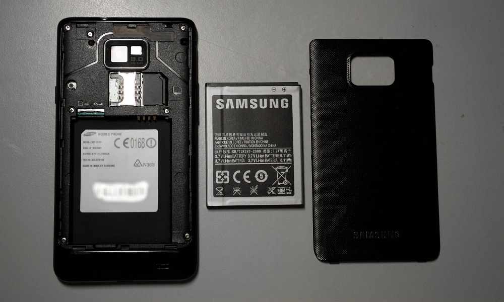 Samsung Galaxy S2 removable battery.jpg