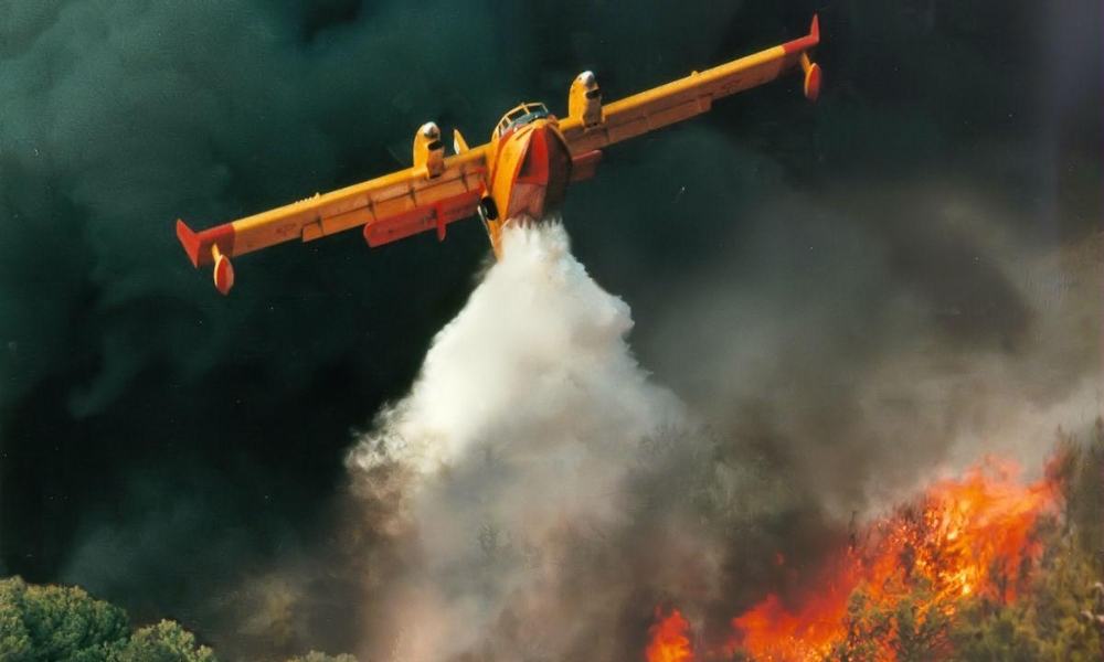 Canadair CL 415 Water Bomber