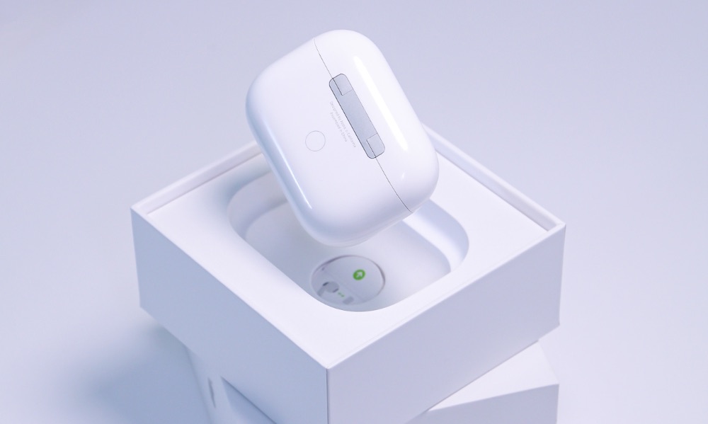 AirPods Pro case jumping out of box