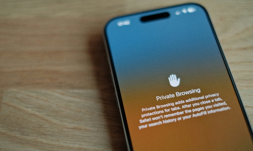 The Safari browser on iPhone with the dark 'Private Browsing' interface enabled.