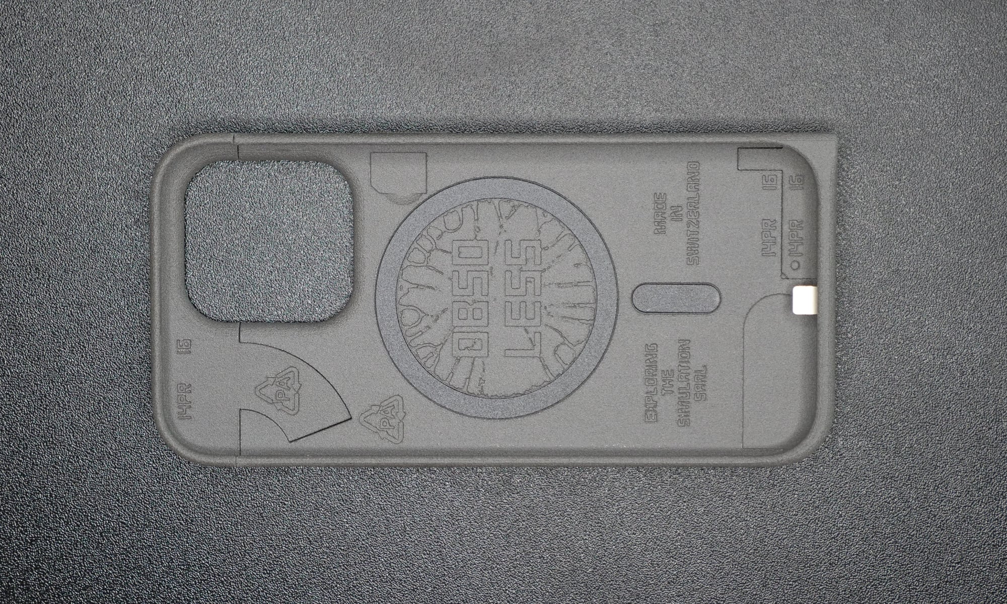 iPh0n3 USB C case inside
