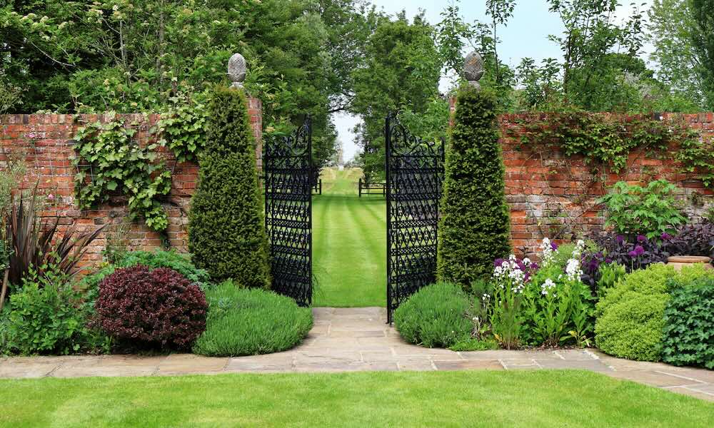 An Formal English Landscaped Garden