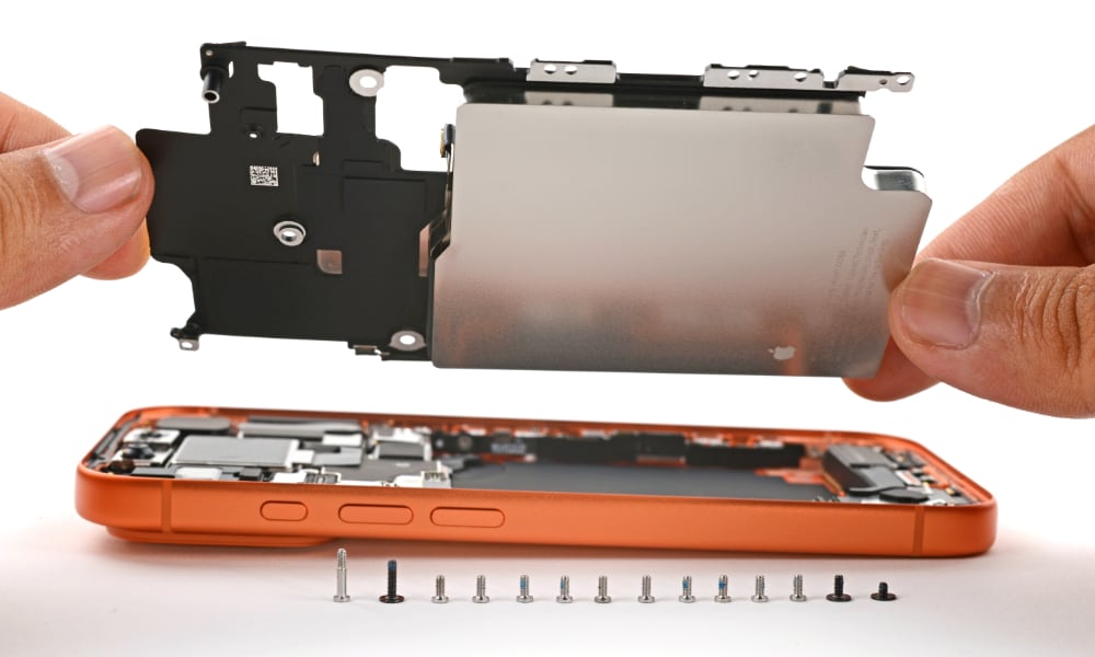 iFixit iPhone 17 Pro Teardown