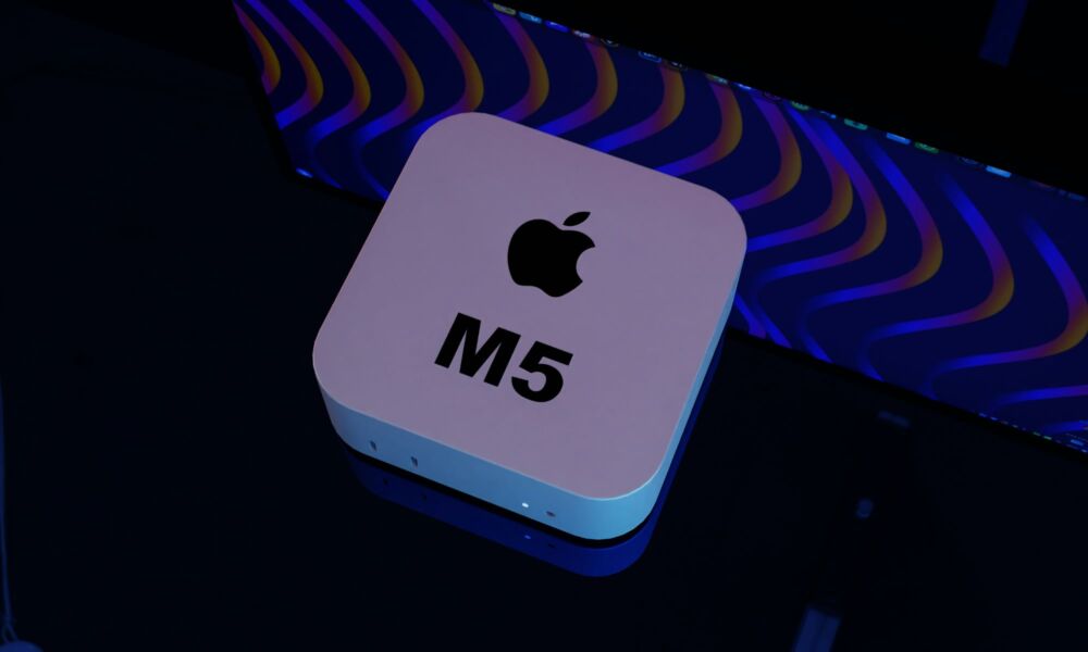 Mac mini with M5 logo