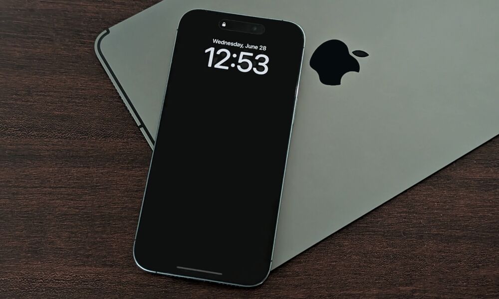 iPhone 14 Pro Max Always on Display with wallpaper off