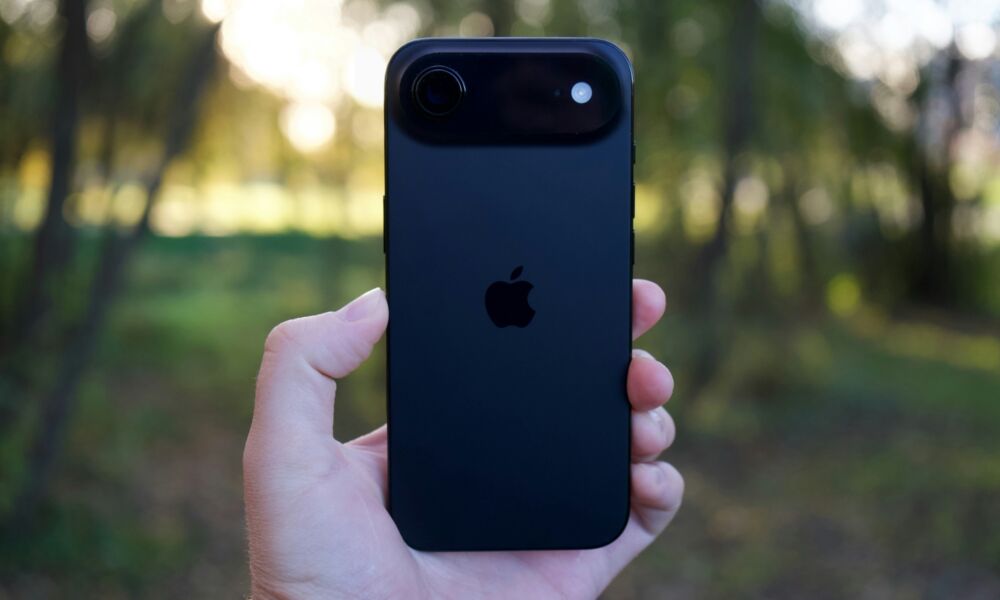 iPhone Air in hand 3