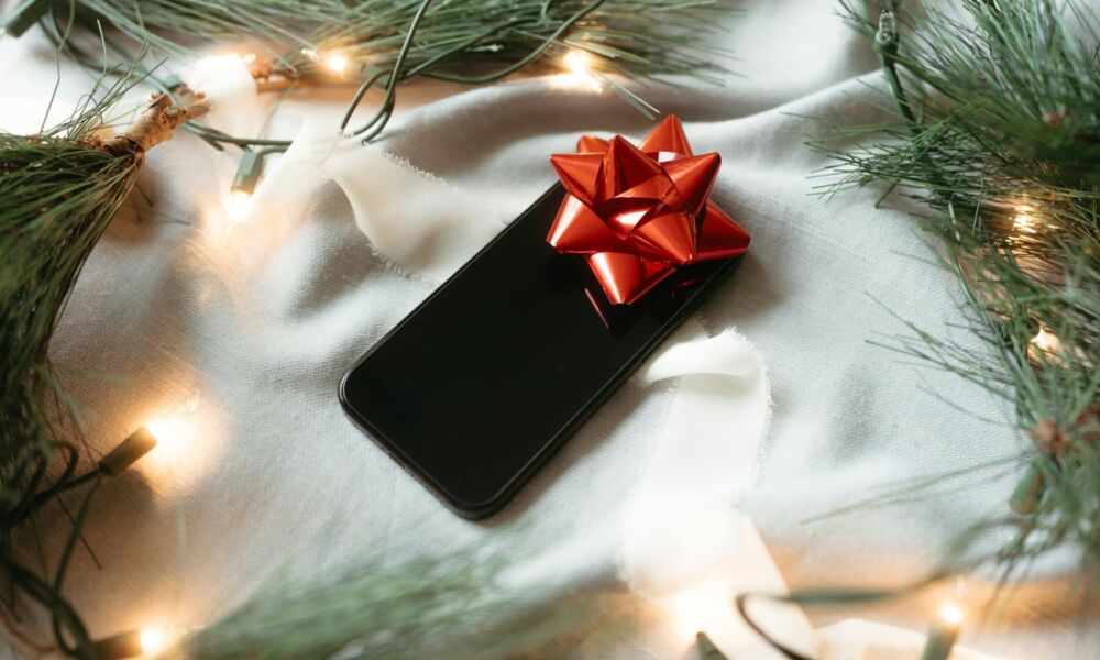 iPhone Christmas bow