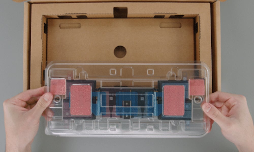 Apple M5 MacBook Pro battery unboxing