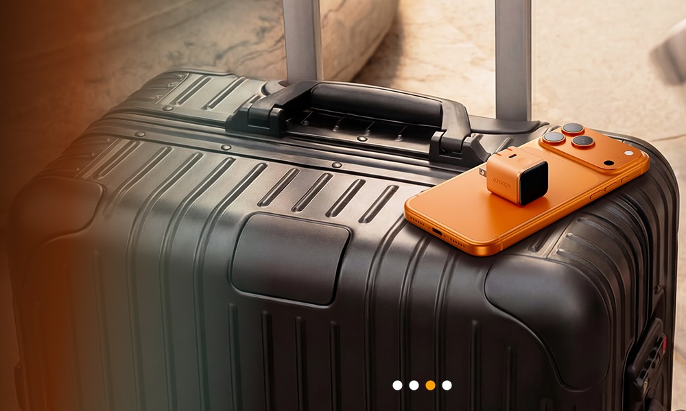 Lifestyle image 5 Anker Nano Charger (45W, Smart Display, 180&deg; Foldable)