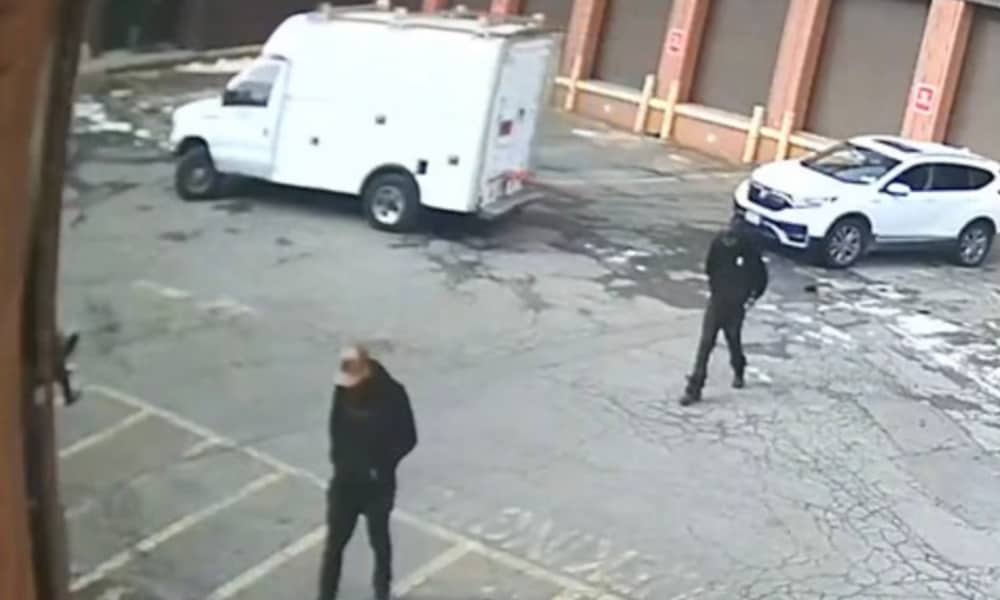 ABC News Apple Store delivery truck robbery
