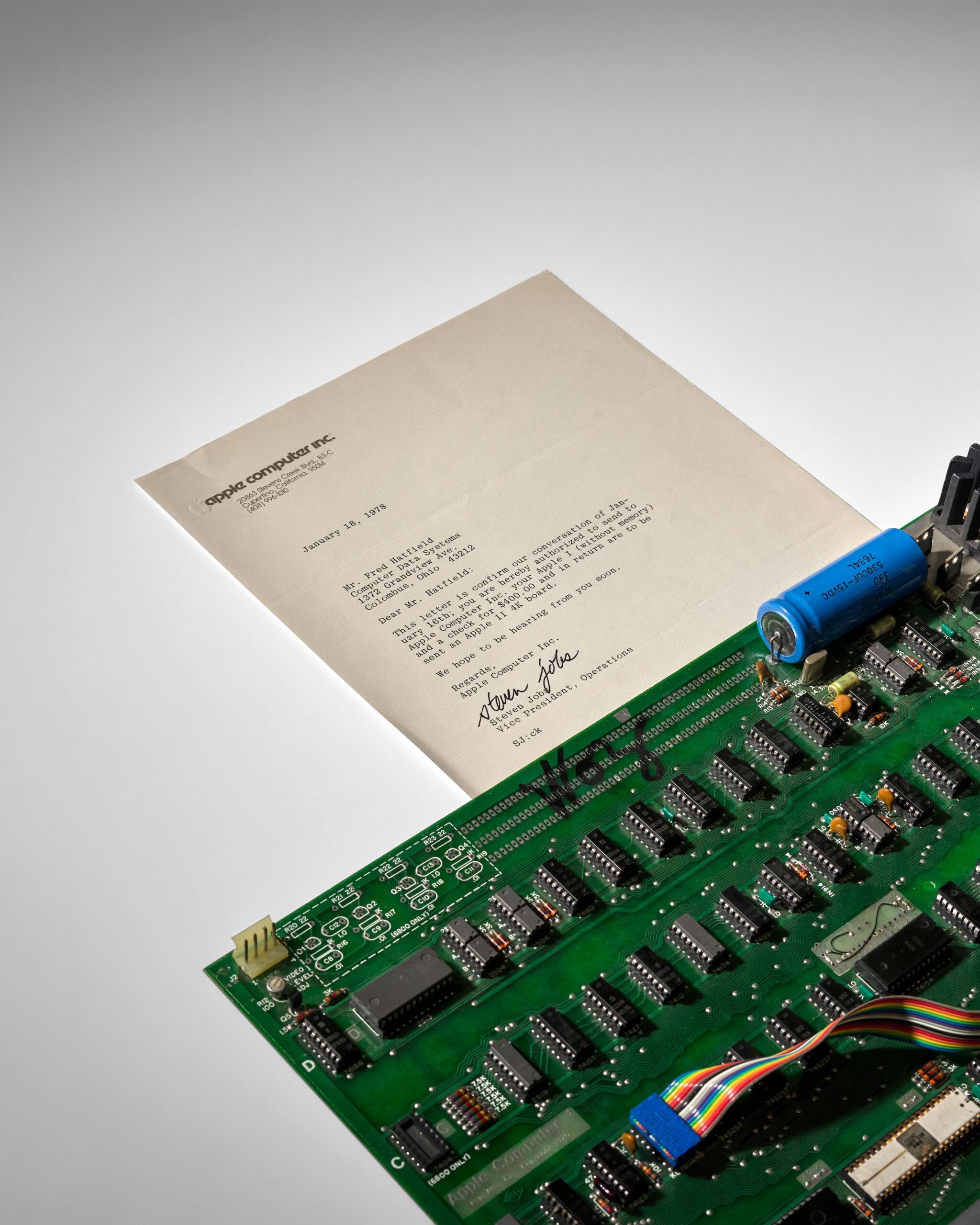 Hatfield Apple-1 computer mainboard with letter from Steve Jobs.